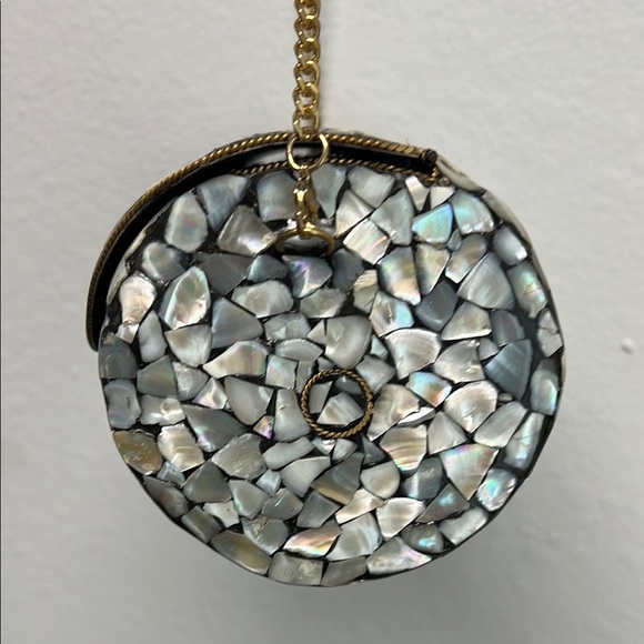 Antik Kraft | Silver Mosaic Mother Of Pearl w/ Crossbody Chain✨🐚 - Picture 6 of 14